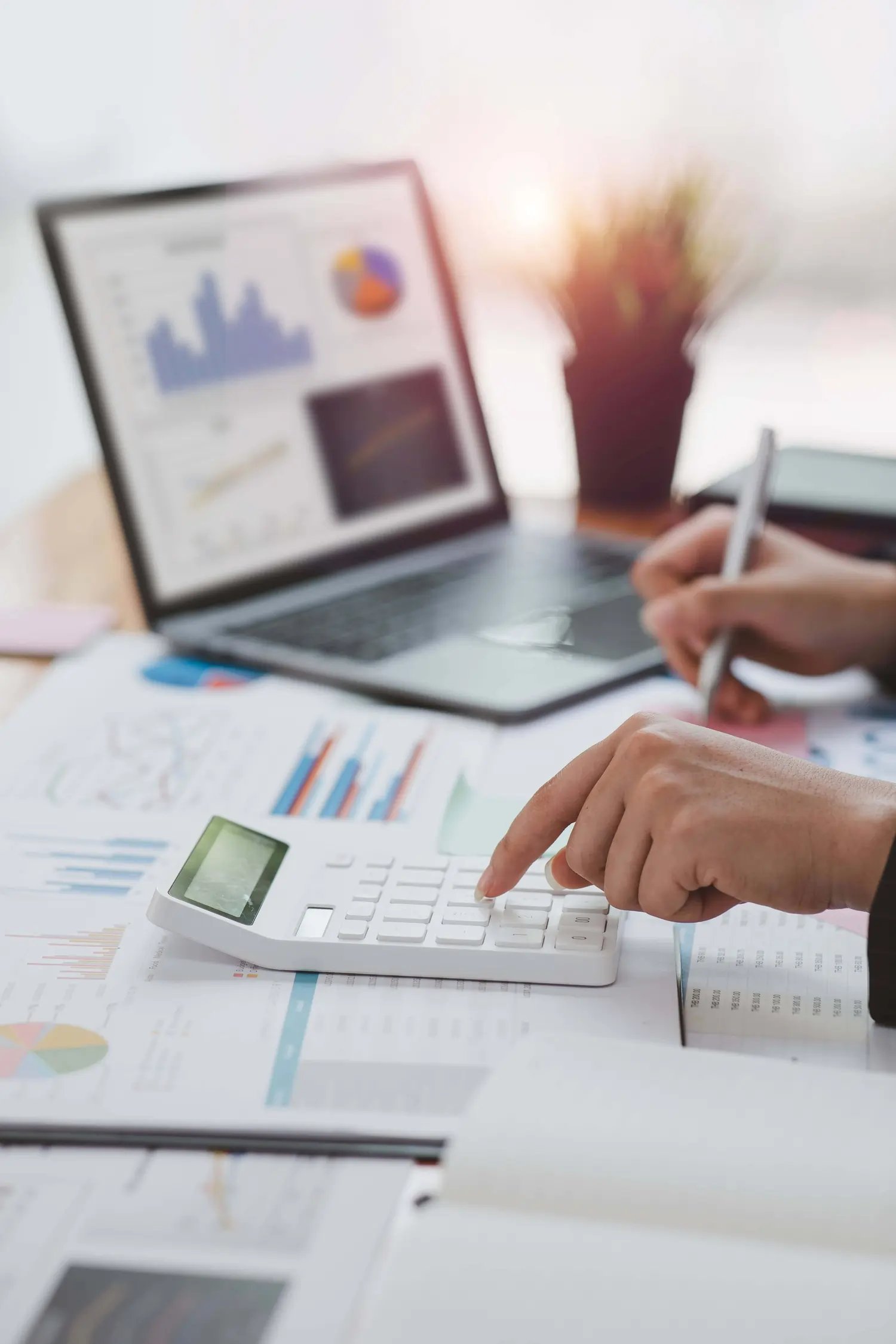 Features-Billing-and-Invoicing-Hero
