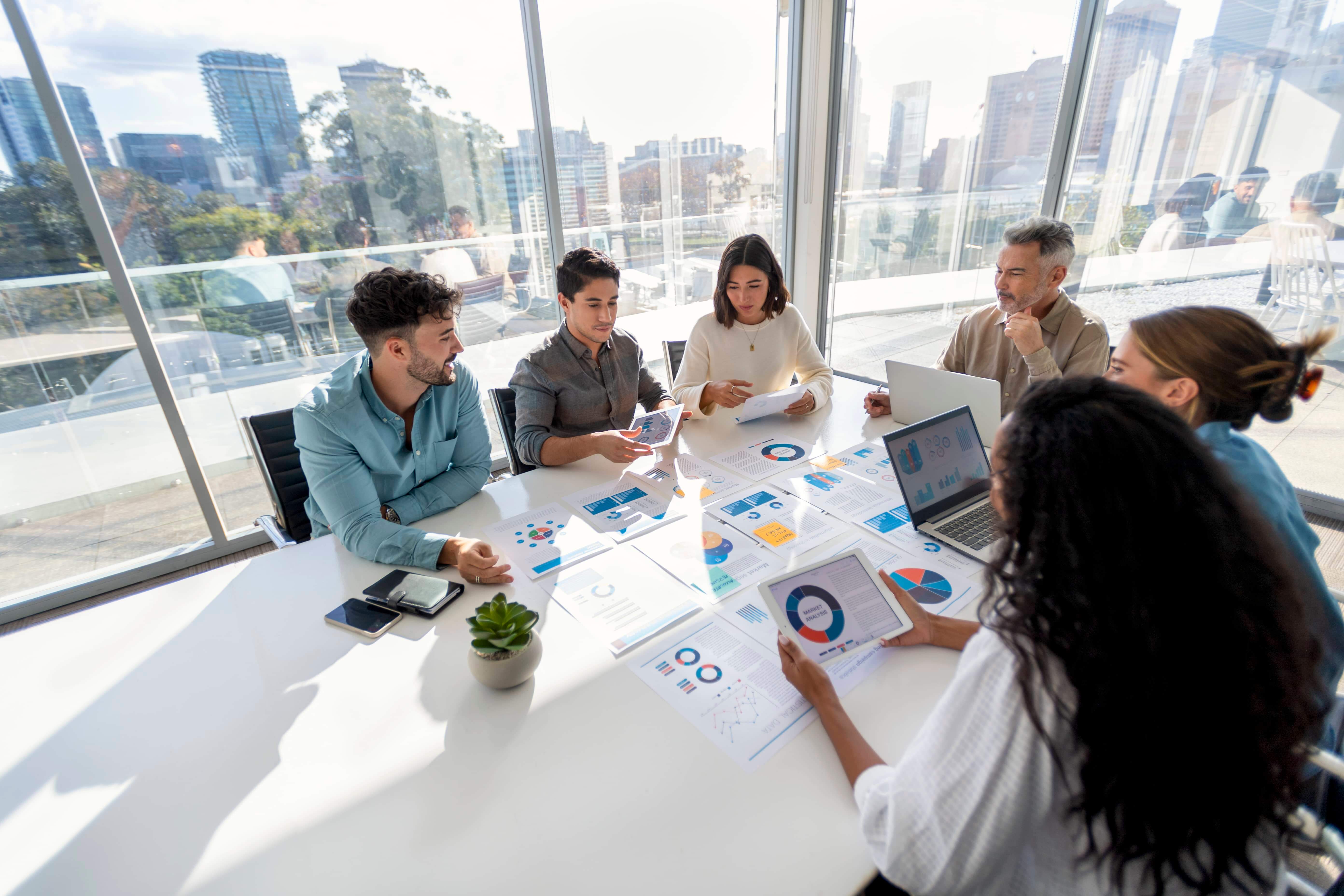 Features-Reporting-and-Analytics-Hero