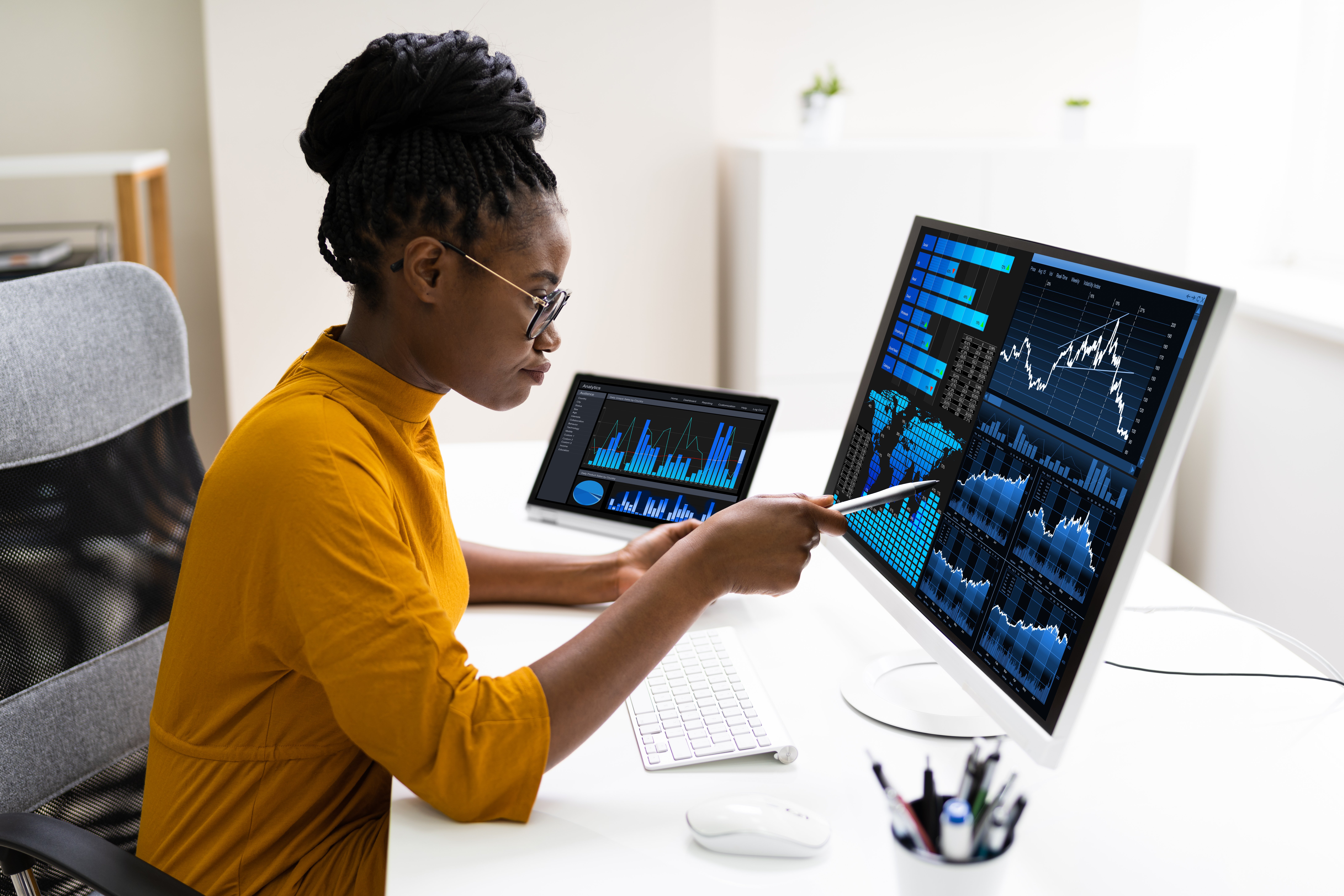 lady-working