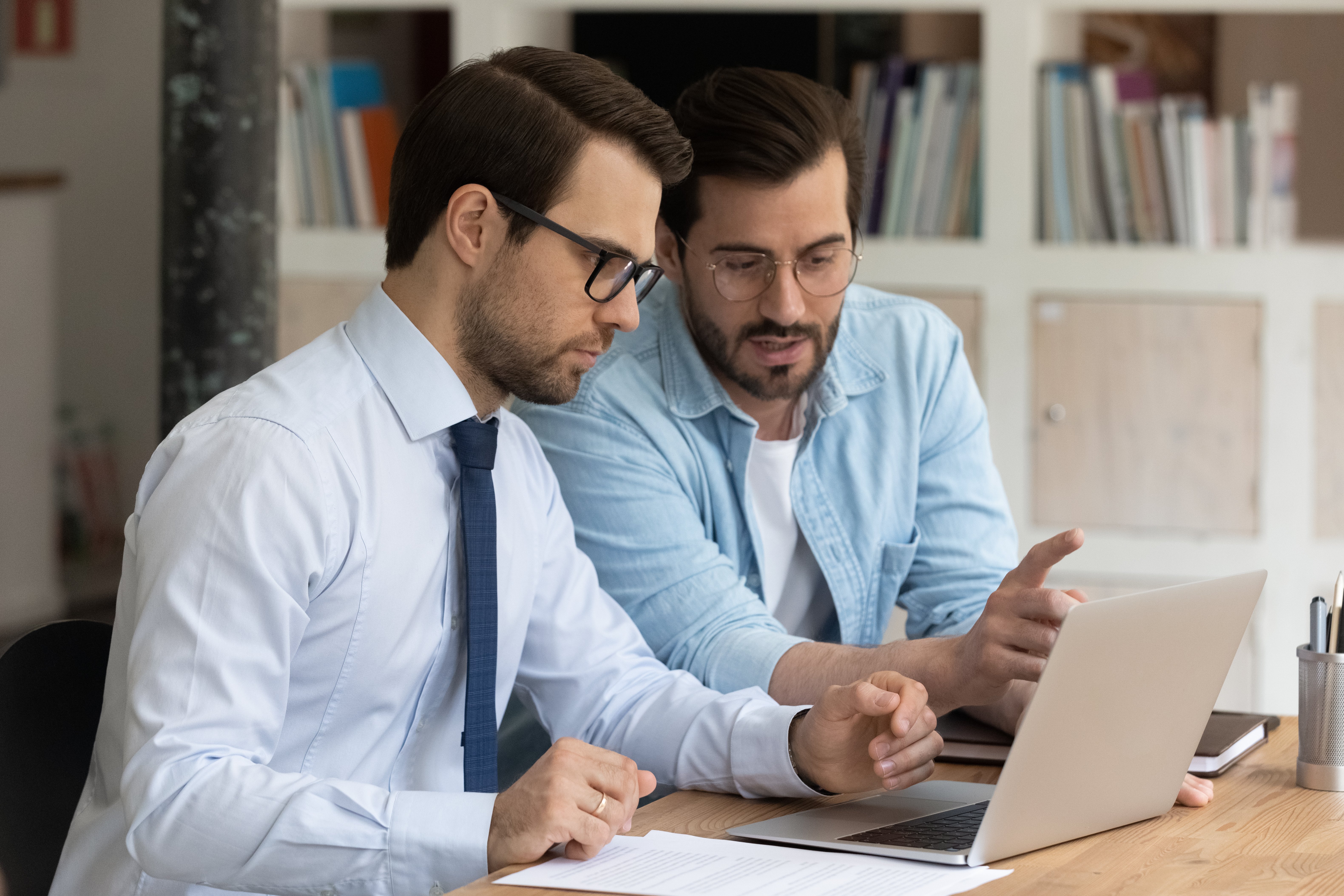 project-managers-working